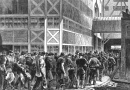 Trabalhadores em greve abandonam a fábrica Jeanty and Prevost, La Villette, Paris, Abril 1870 - A Lancon de L'Illustration, Journal Universel