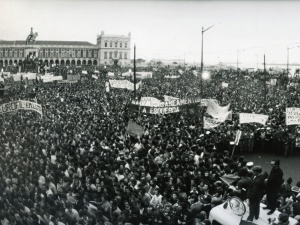 Manifestação unitária contra manobras da reacção em 1975