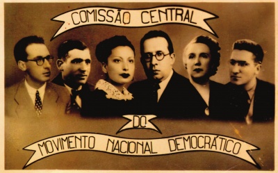 Comissão Central do MND – Movimento Nacional Democrático. Da esquerda para a direita: António Areosa Feio, Albertino Macedo, Virgínia Moura, Ruy Luís Gomes, Maria Lamas e José Morgado
