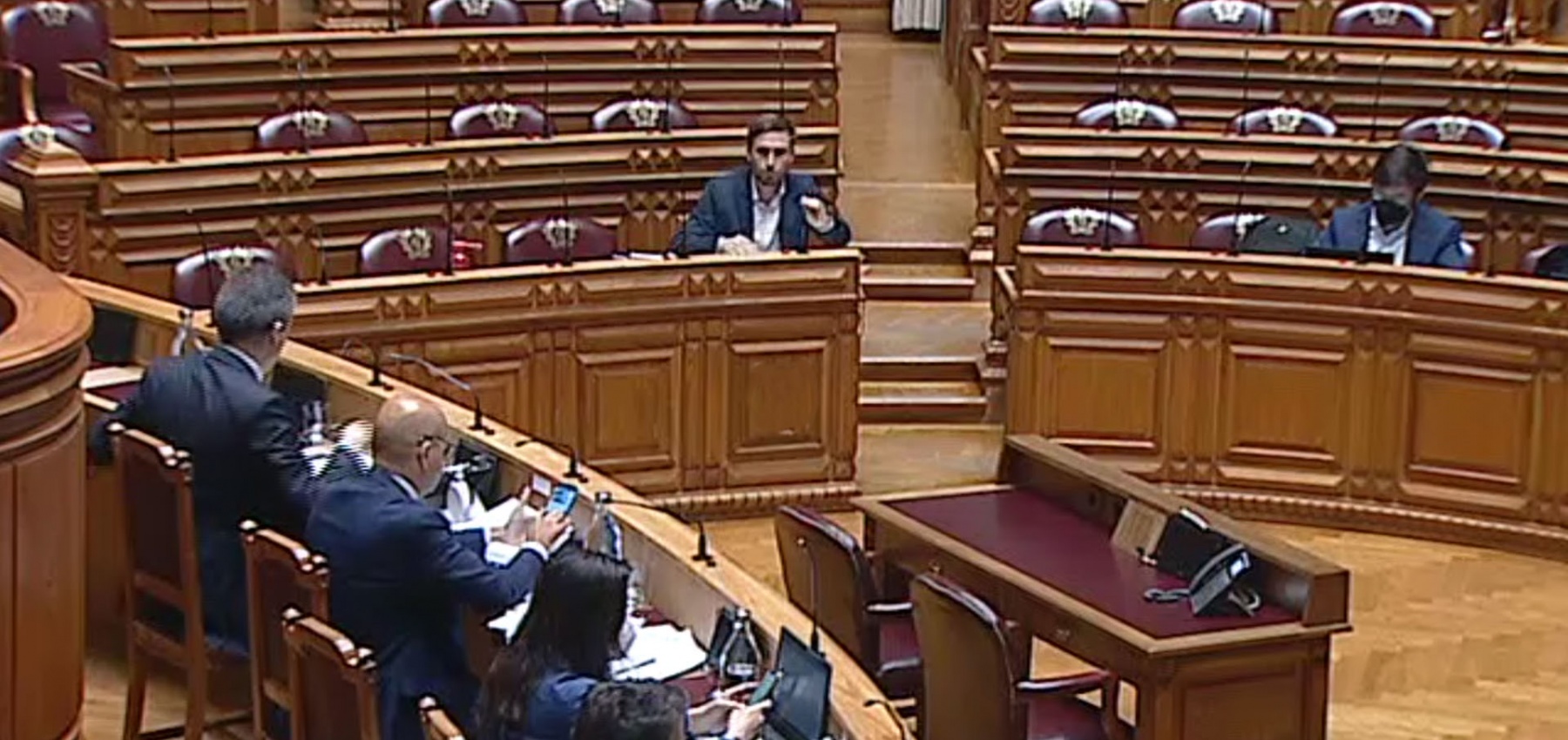 PCP confronta o Governo sobre os bloqueios na contratação de trabalhadores e na realização de investimentos aprovados no OE 2021