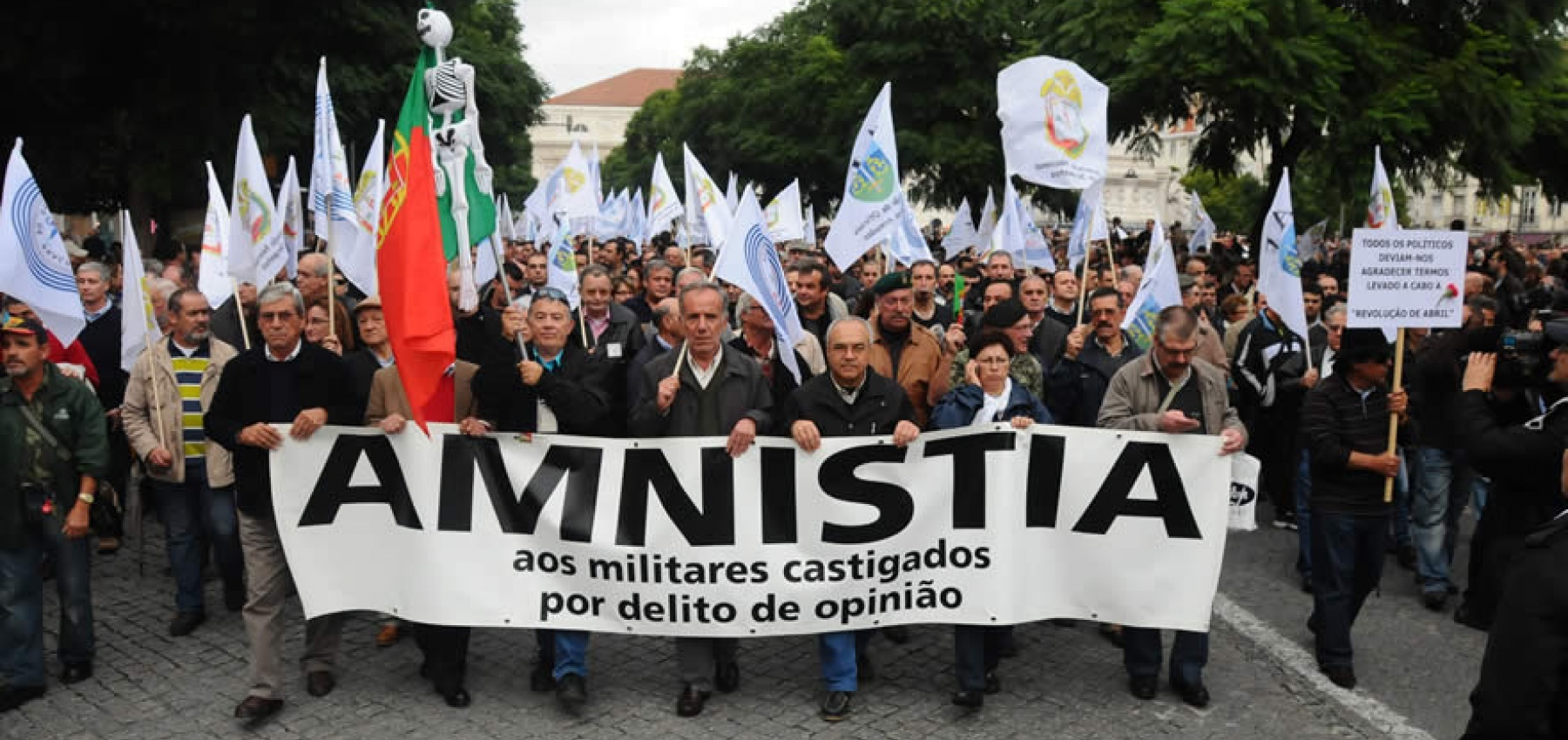 Milhares de militares manifestaram-se em defesa da condição e dignidade militar