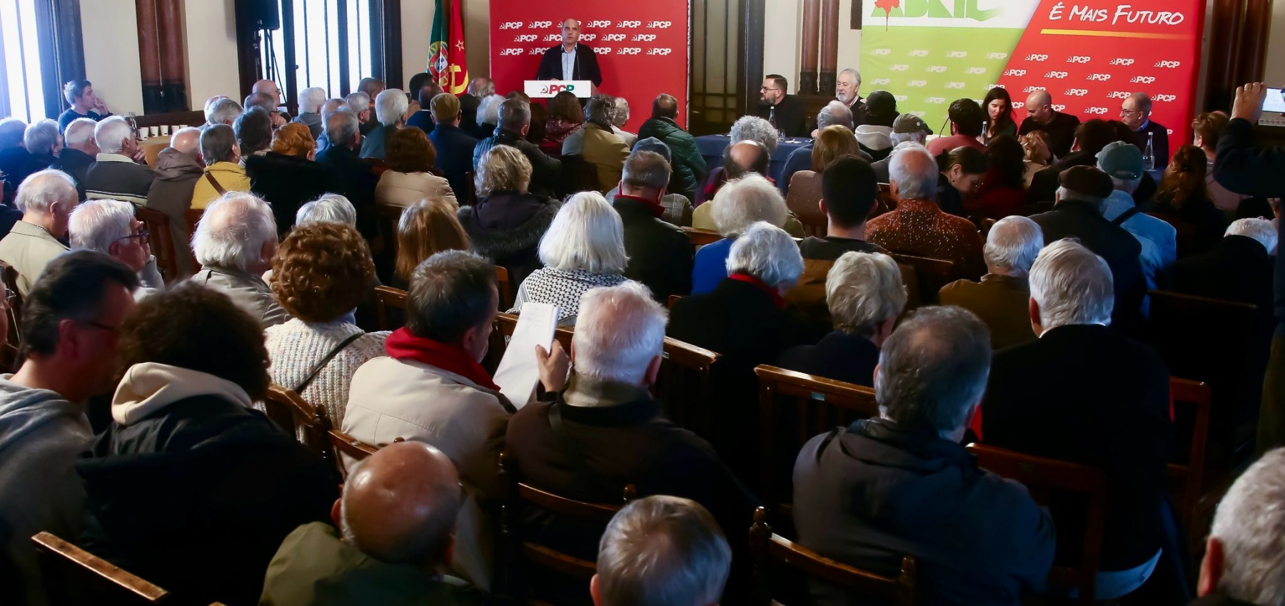 Sessão Pública «As nacionalizações, o crime das privatizações, sectores estratégicos e o desenvolvimento do País»