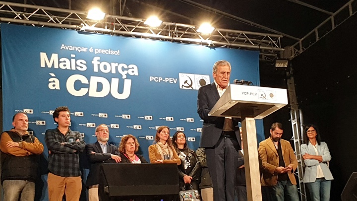 Dar mais força à CDU, para defender o direito ao transporte público, consolidar o Passe Único e alargá-lo a todo o País