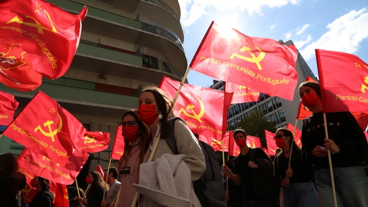 «The Portuguese Communist Party and the general and particular in the Portuguese Revolution»