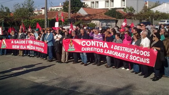 Concentração em Braga pela defesa do Serviço Nacional de Saúde