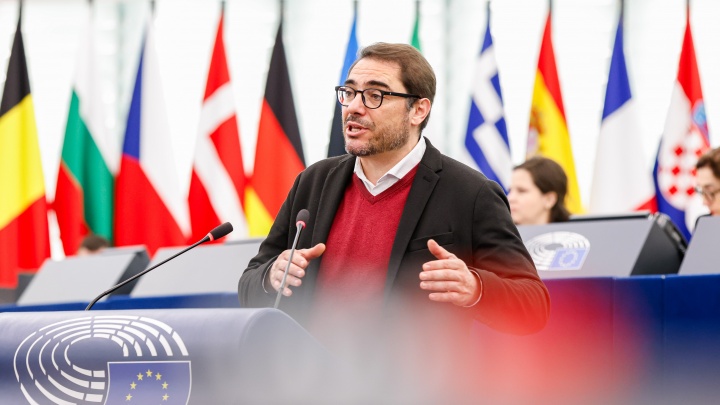 Por iniciativa do PCP, Parlamento Europeu debateu desigualdades económicas