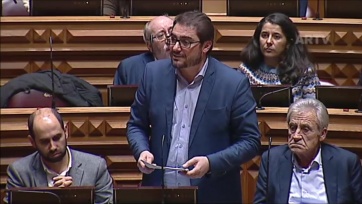 «O excedente orçamental não seria um problema se os problemas do País fossem resolvidos»