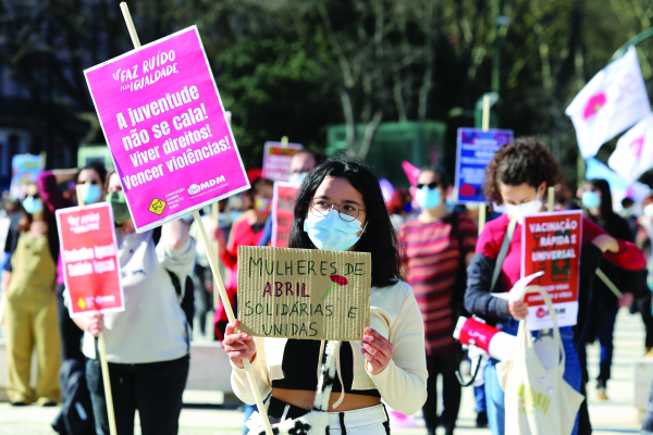 Combative journey of Portuguese women