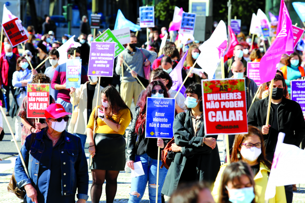 Combative journey of Portuguese women