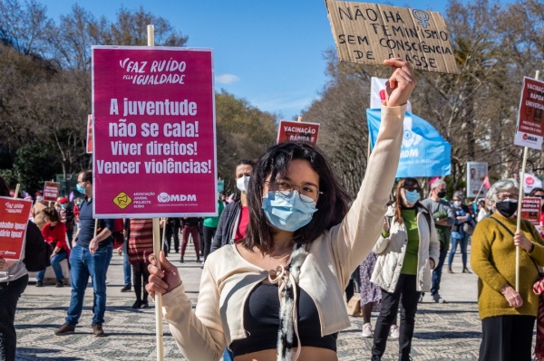 Combative journey of Portuguese women