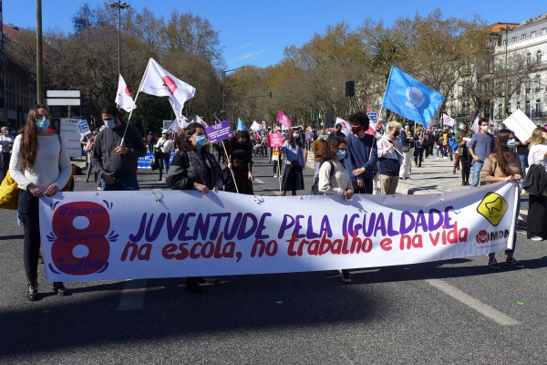 Combative journey of Portuguese women