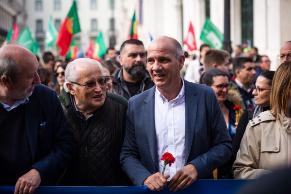 Comício CDU enche Rossio