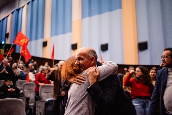 Comício «Força de Abril. A coragem de sempre!»