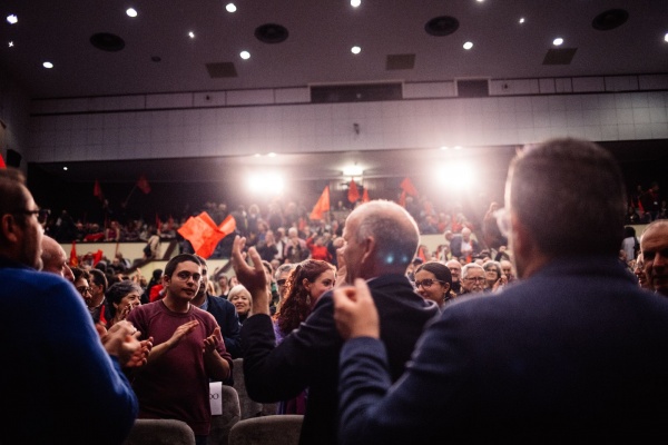 Comício «Força de Abril. A coragem de sempre!»