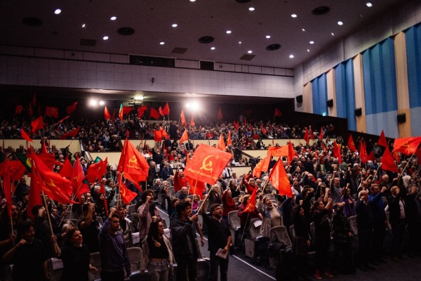 Comício «Força de Abril. A coragem de sempre!»