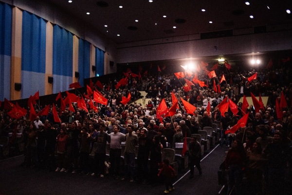 Comício «Força de Abril. A coragem de sempre!»