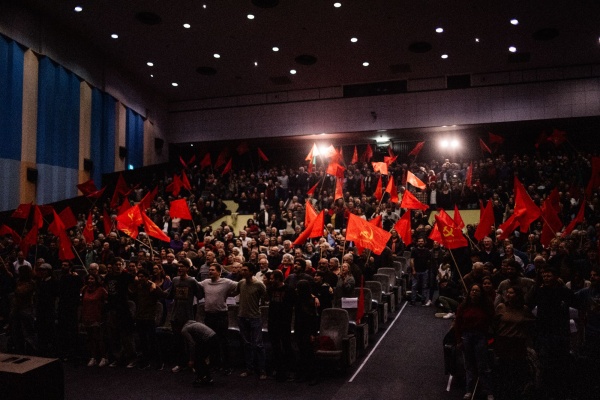 Comício «Força de Abril. A coragem de sempre!»