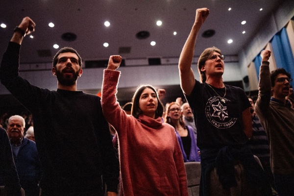 Comício «Força de Abril. A coragem de sempre!»