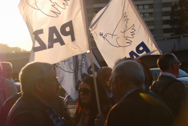 Concentração contra a agressão imperialista à Líbia