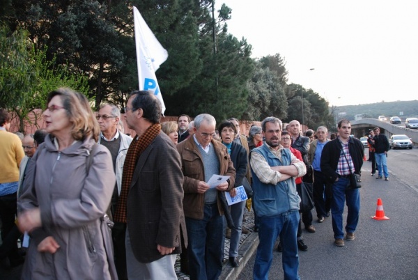 Concentração contra a agressão imperialista à Líbia