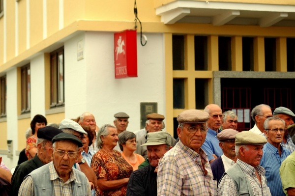 Concentração contra o encerramento dos CTT no Couço