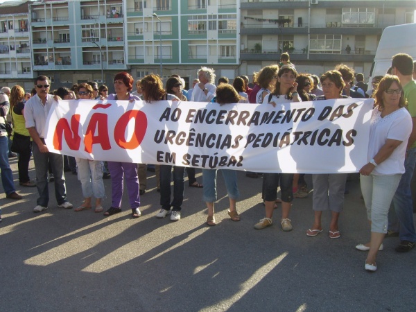 Concentração das populações contra o encerramento das Urgências Pediátricas do Barreiro e Setúbal
