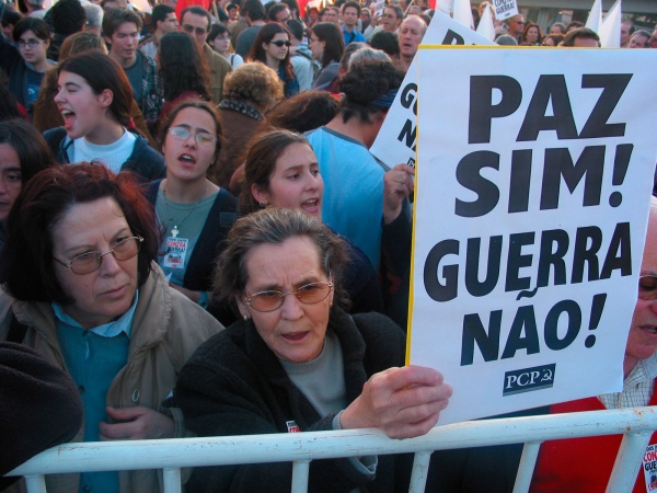 Concentração em frente à embaixada dos EUA