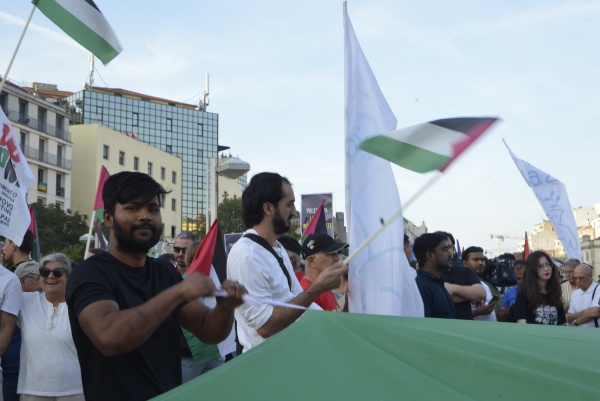 "For Peace in the Middle East! For the rights of the Palestinian people"