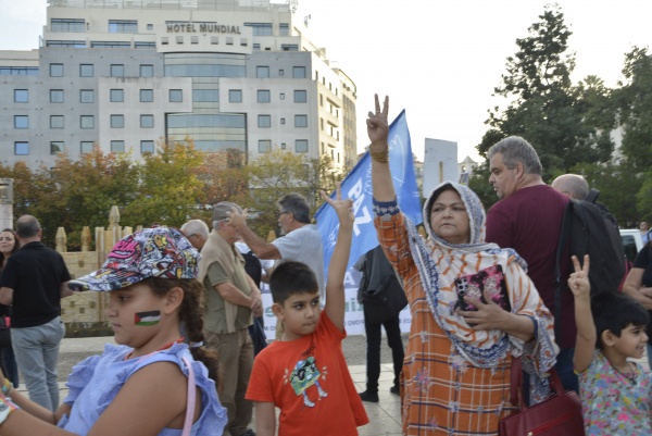 "For Peace in the Middle East! For the rights of the Palestinian people"