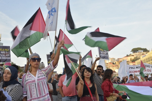 "For Peace in the Middle East! For the rights of the Palestinian people"