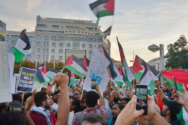 "For Peace in the Middle East! For the rights of the Palestinian people"