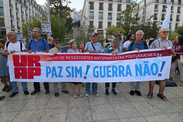 "For Peace in the Middle East! For the rights of the Palestinian people"