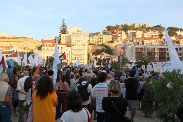 "For Peace in the Middle East! For the rights of the Palestinian people"