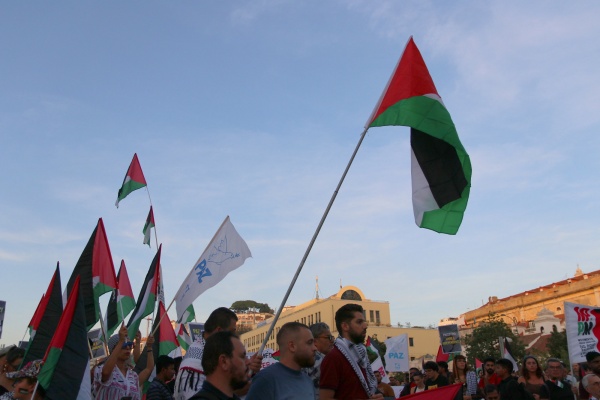 "For Peace in the Middle East! For the rights of the Palestinian people"