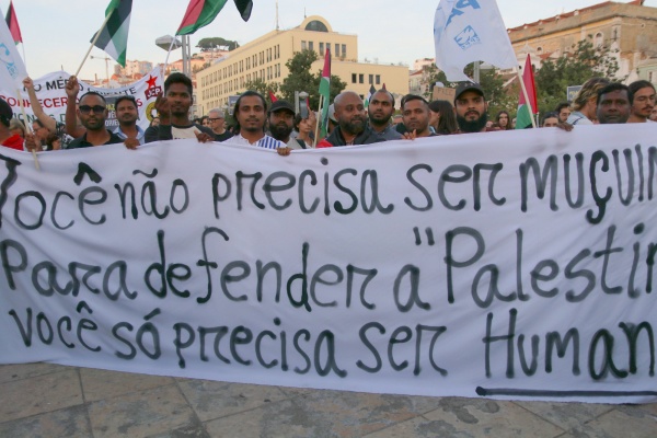 "For Peace in the Middle East! For the rights of the Palestinian people"