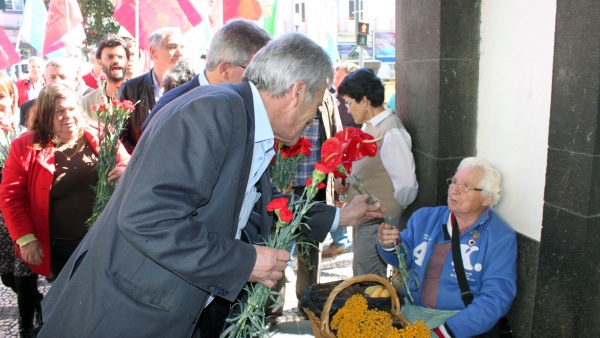 Contacto com a população no Funchal