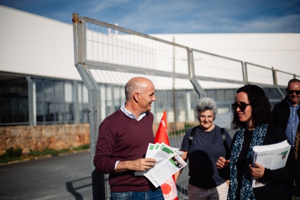 Contacto com trabalhadores da Faurecia