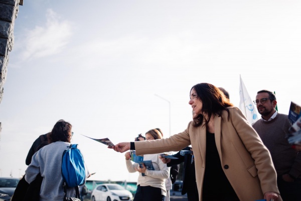 Contacto com os trabalhadores da OGMA