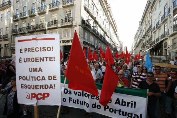 Desfile do PCP «Dissolução da Assembleia da República. Eleições Antecipadas» - Lisboa
