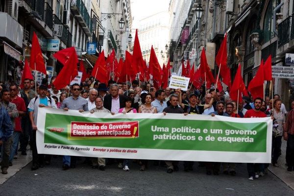 Desfile do PCP «Pela demissão do Governo. Por uma política e um governo patrióticos e de esquerda»