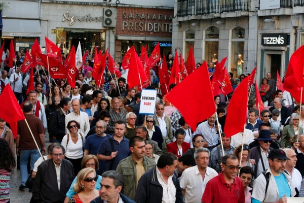 Desfile do PCP «Pela demissão do Governo. Por uma política e um governo patrióticos e de esquerda»