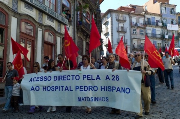 Desfile no Porto "Contra as injustiças e o desastre económico e social"