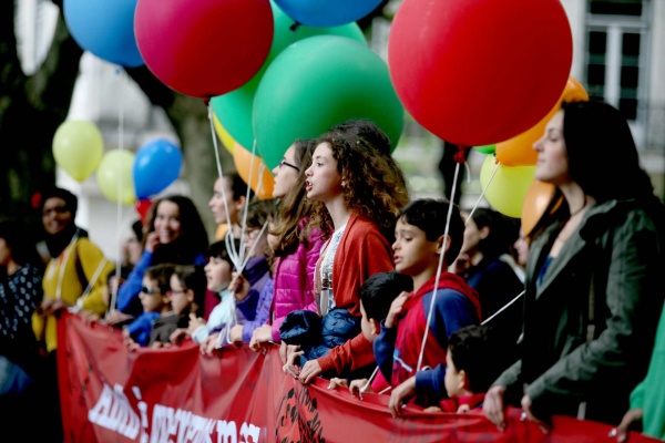 Desfile popular comemorativo do 41º aniversário do 25 de Abril