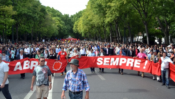 Desfile Popular comemorativo do 43.º aniversário do 25 de Abril