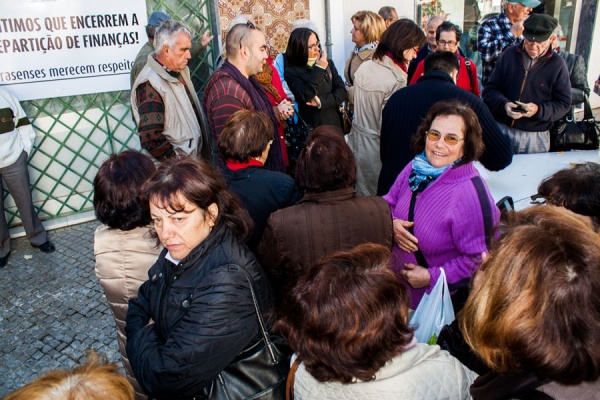 Concentração junto da repartição das finanças em defesa dos Serviços Públicos - São Brás de Alportel