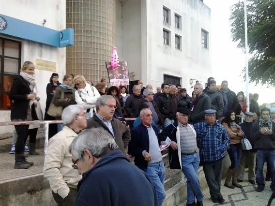 Concentração em Aljezur contra o encerramento da Repartição de Finanças