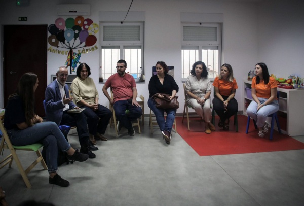 Reunião e visita à Creche «Crescer a Cores»