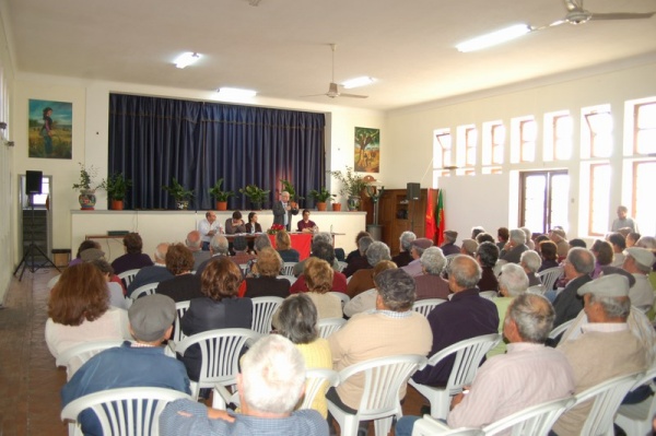 Sessão com a população sobre o encerramento de serviços públicos no Couço