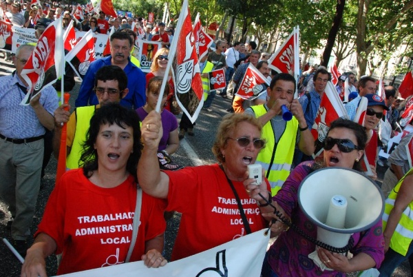 Mais de 300 mil contra a política de direita