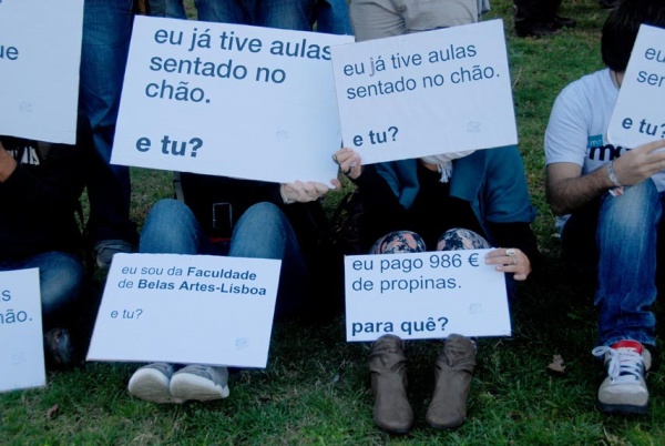 Mais de 7000 estudantes do ensino superior manifestam-se em Lisboa